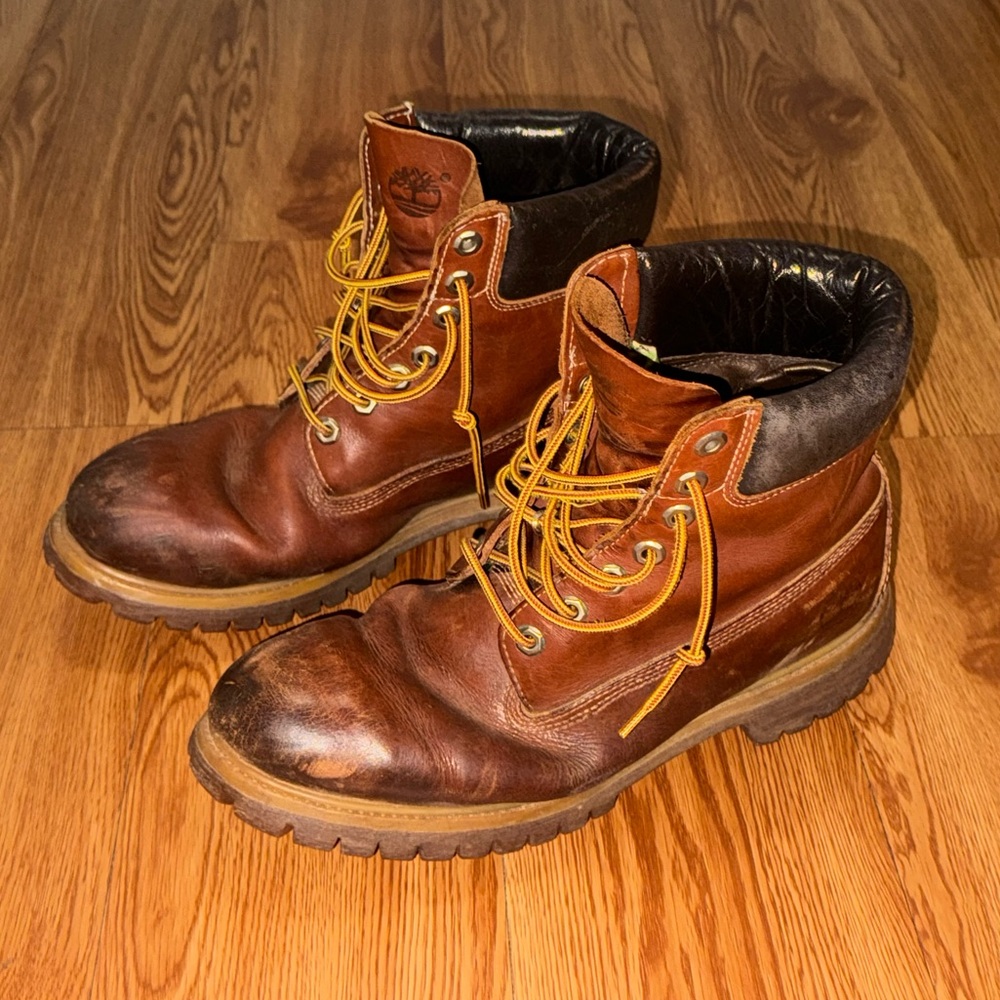 Men’s leather timberlands size 11